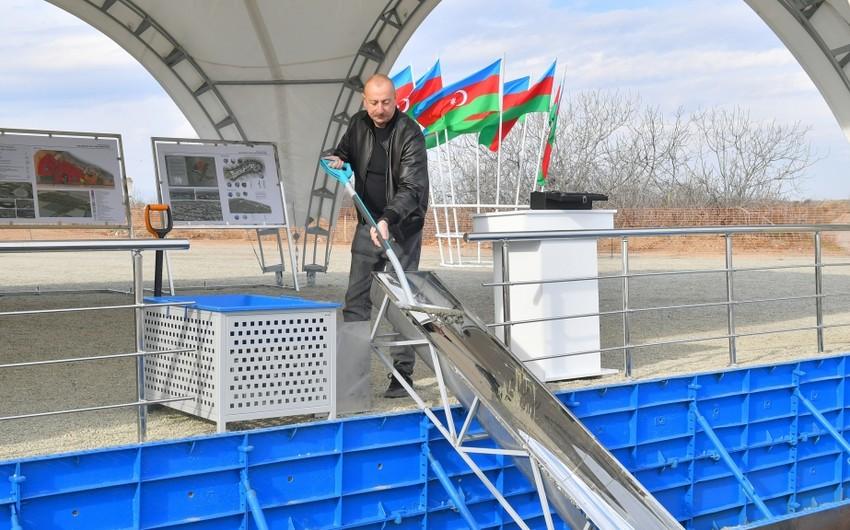 Aghdam : pose de la première pierre du village de Bach Guervend