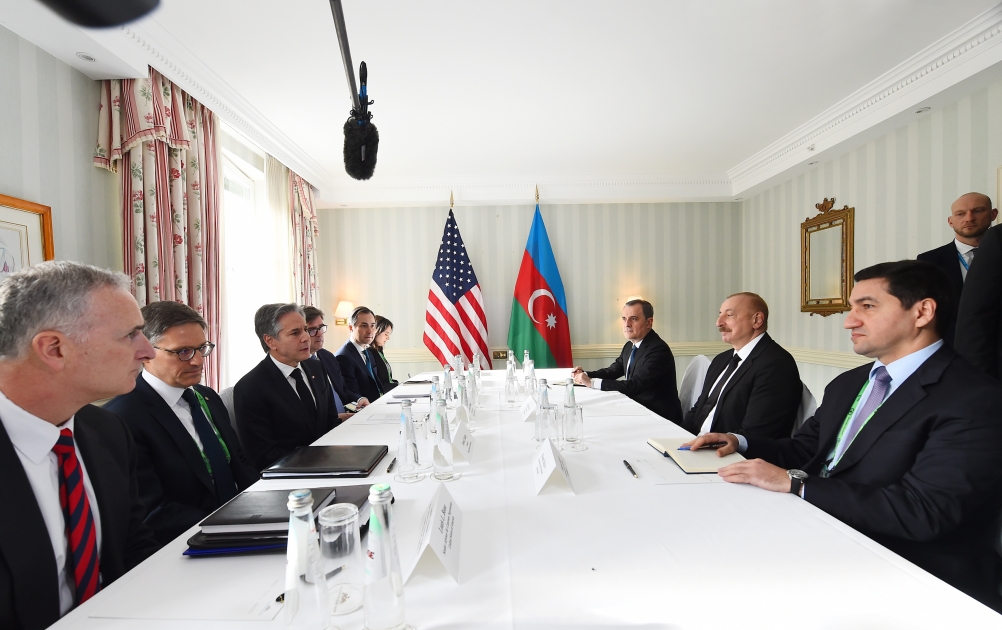 Le président azerbaïdjanais Ilham Aliyev rencontre le secrétaire d’Etat américain Antony Blinken à Munich