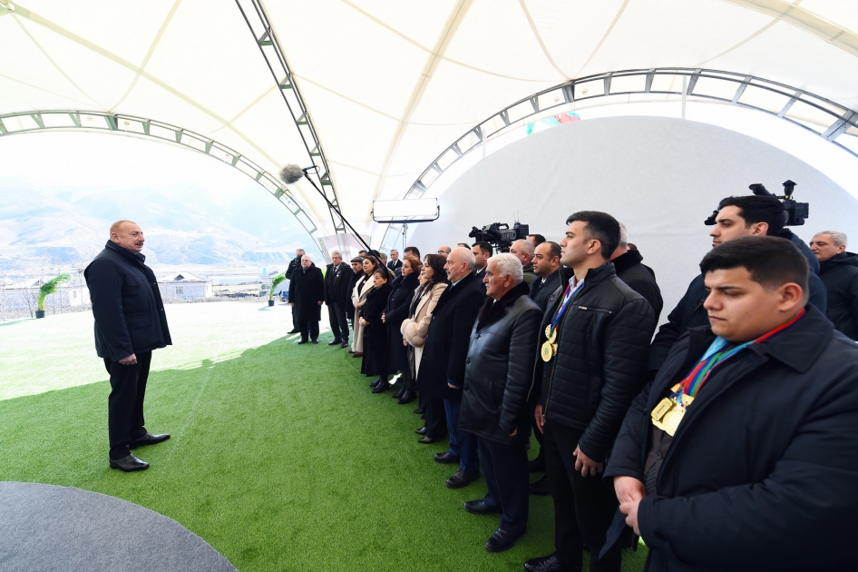 Cumhurbaşkanı Aliyev, soykırım kurbanlaırnı Hocalı`da andı