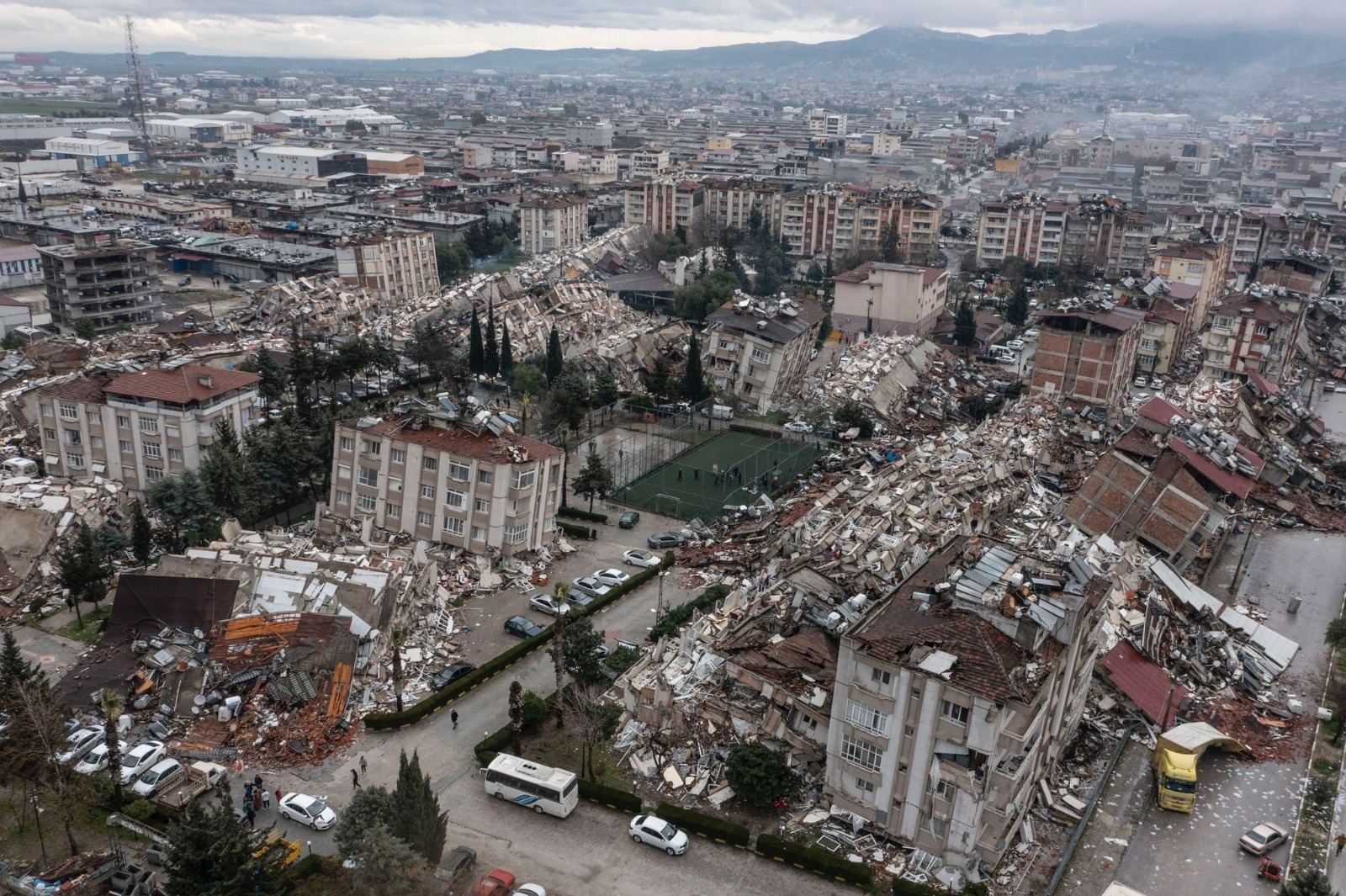 Türkiyədə baş vermiş dağıdıcı zəlzələdən bir il ötür