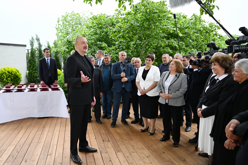 President Ilham Aliyev and First Lady Mehriban Aliyeva met with residents who relocated to Khojaly city