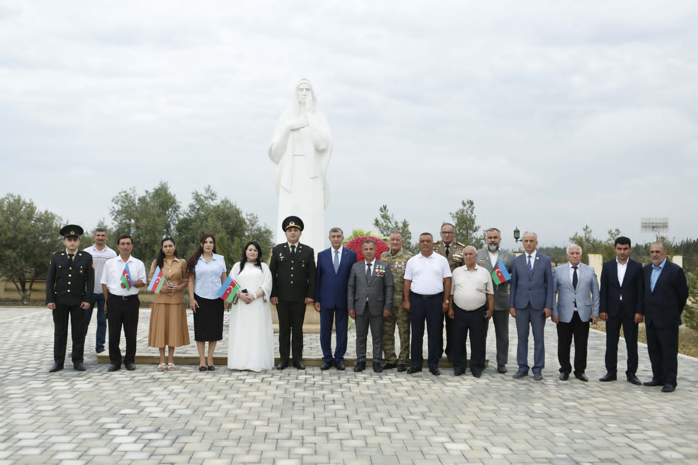 Şirvan şəhər İcra Hakimiyyəti başçısı İlqar Abbasov nümunəvi icra başçısı kimi şəhid ailələrinin və müharibə vetranların dostu adına layiq görüldü