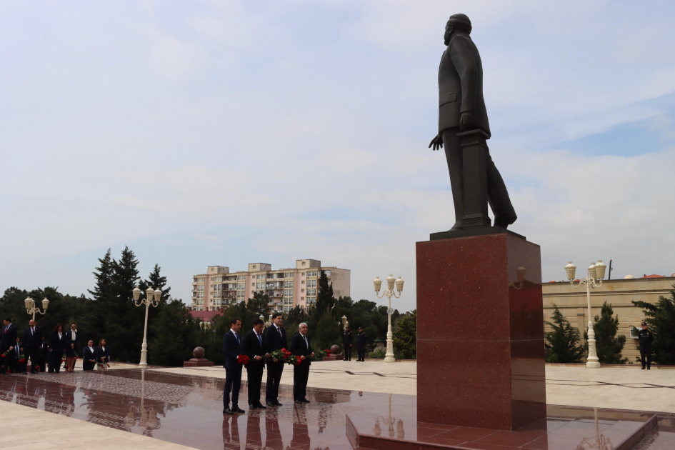 “Konstitusiya və Suverenlik İli” nə həsr olunmuş hüquq olimpiadasının qalibləri mükafatlandırılıb