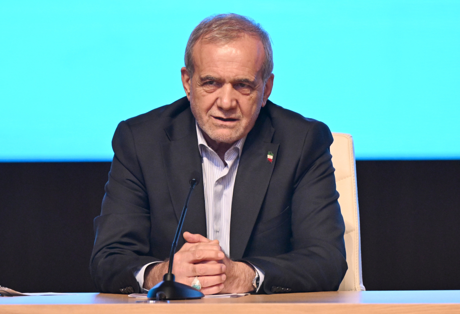 İran Prezidenti: Prinsiplərdən geri çəkilməyəcəyik, amma gərginlik istəmirik
