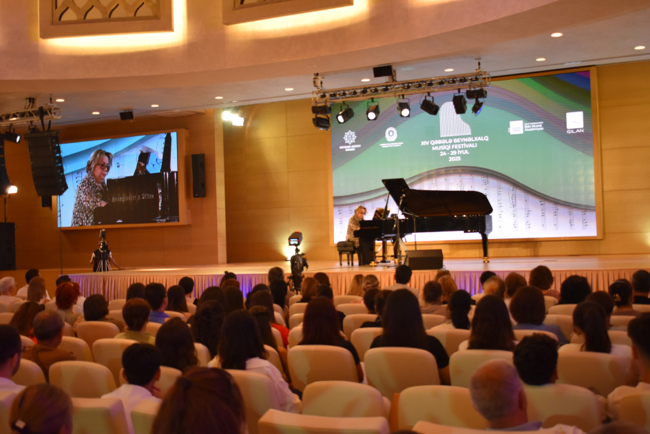 Qəbələ festivalında Üzeyir Hacıbəylinin 140 illiyinə həsr edilmiş konsert təqdim olunub