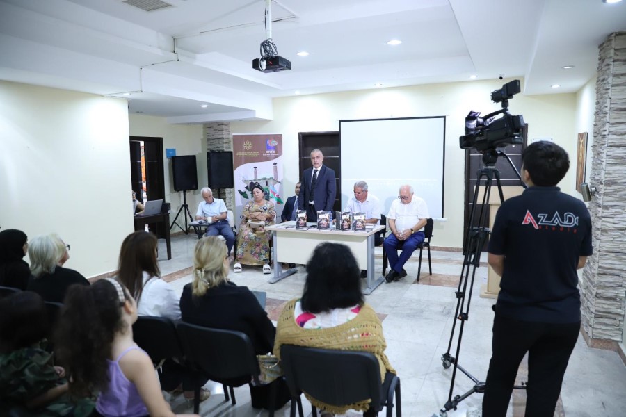 Əkrəm Bəydəmirlinin müəllifi olduğu kitabın təqdimat