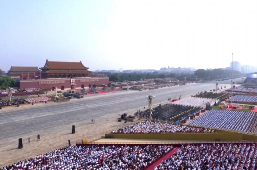 Azərbaycan Prezidenti Pekində İkinci Dünya müharibəsində Qələbənin 80-ci ildönümünə həsr olunmuş paradı izləyib