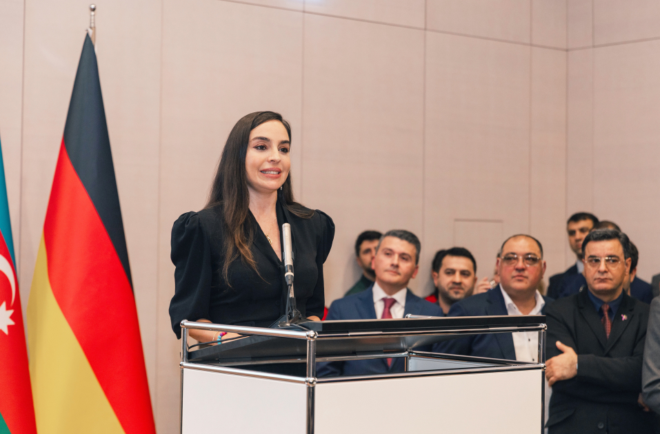 Berlindəki Azərbaycan Mədəniyyət Mərkəzində “Ana təbiət” beynəlxalq incəsənət sərgisinin açılışı olub