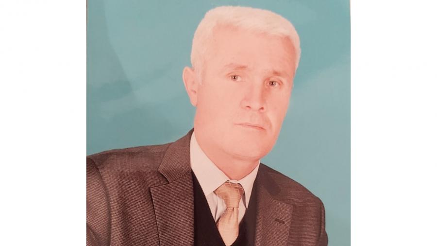 Yenə vurdu başıma ilk sevginin qoxusu