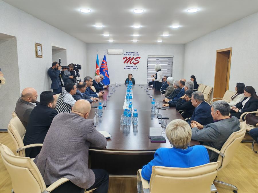 Mətbuat Şurasının Dil Komissiyasının genişləndirilmiş iclası keçirilib