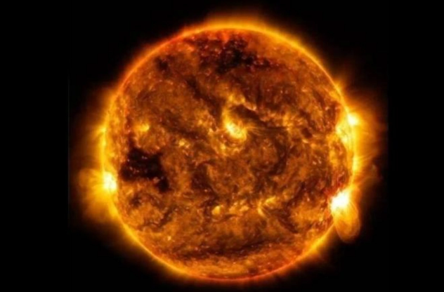 Günəşdə güclü partlayış olub