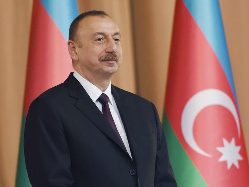 Prezident İlham Əliyevin sosial şəbəkə hesabında Zəngilan şəhərindəki ilk yaşayış kompleksinə köçən ailələrlə görüşündən görüntülər paylaşılıb