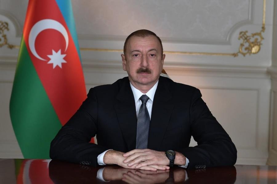 Prezident və birinci xanım Anım Günü ilə əlaqədar Bakıdakı Zəfər parkında olub