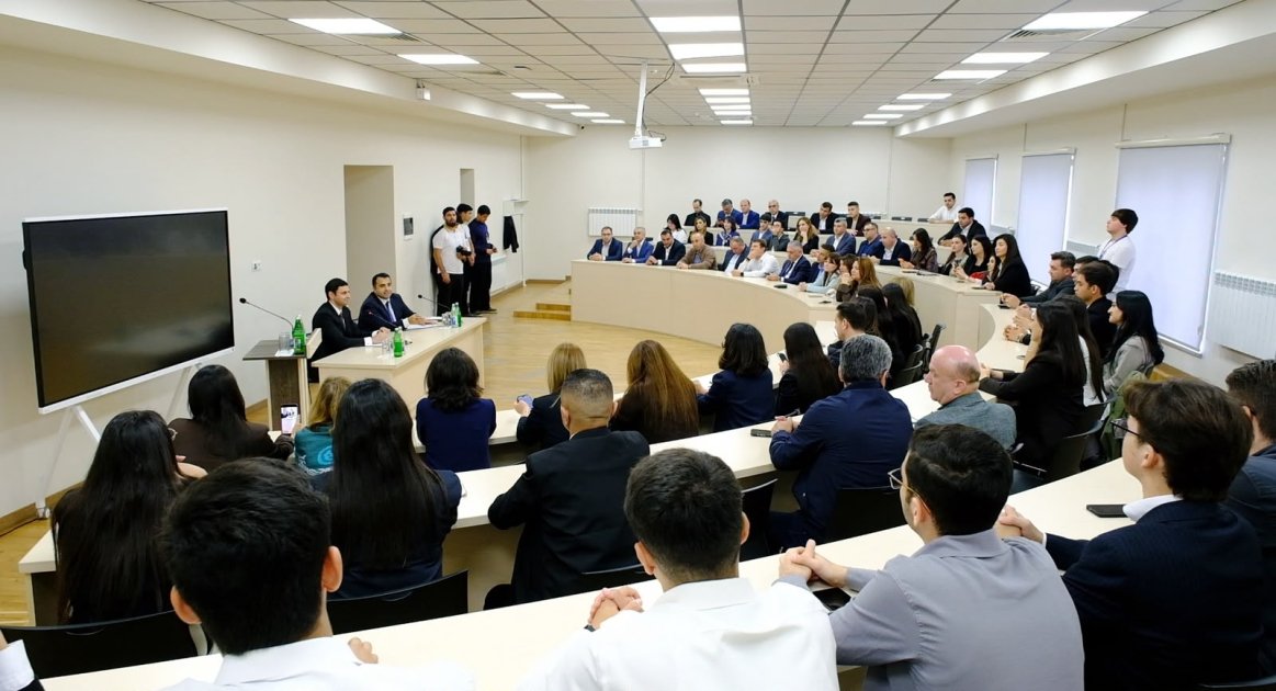 Qarabağ Universitetində tələbələrlə görüş keçirilib