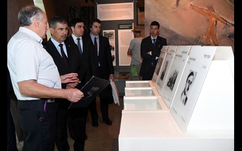 Azerbaijan Defense Minister visited Yad Vashem memorial complex