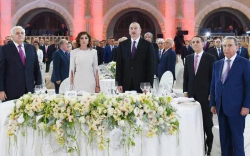 Le président Ilham Aliyev a participé une réception organisée à l’occasion de la fête nationale du 28 mai