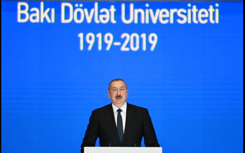 Le président Ilham Aliyev a participé à la cérémonie jubilaire de l’Université d’Etat de Bakou