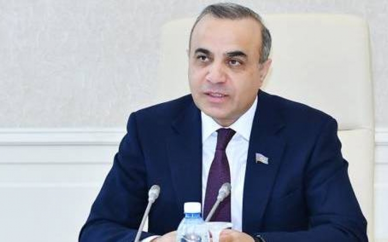 Azay Quliyev: Ermənilər özlərinin də tanımadığı bir qurumun rəhbərinə andiçmə mərasimi keçirməklə nə qədər riyakar olduqlarını göstərirlər