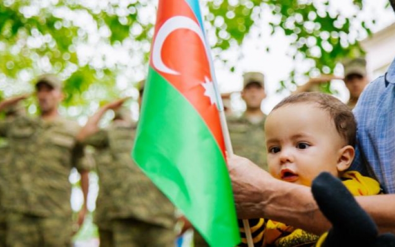 Şəhid övladları "Əsgərə salam" layihəsində