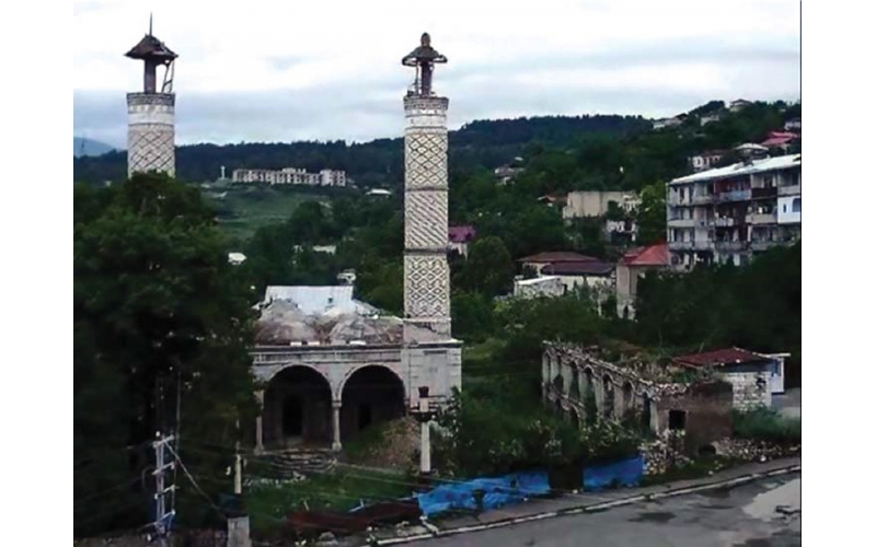 Şuşa tamamilə türk-müsəlman ruhu daşıdığı üçün bu, şəhəri  erməniləşdirə bilməyiblər