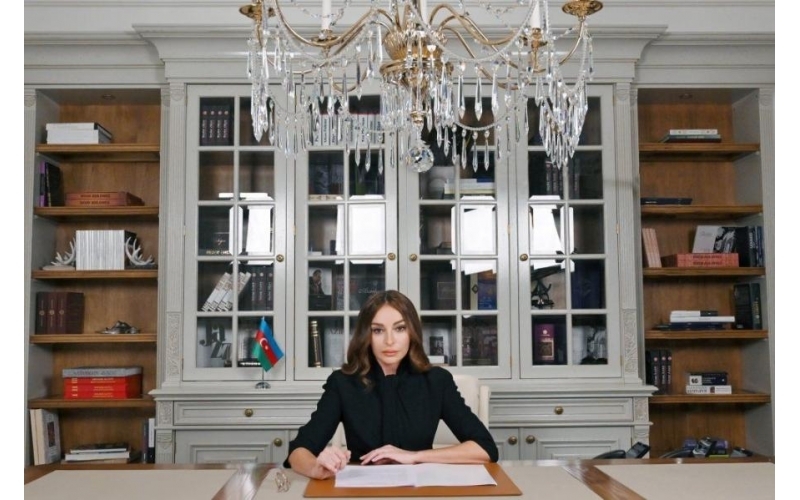 La première vice-présidente Mehriban Aliyeva a partagé sur son page Instagram une publication relative au Jour de la Victoire contre le fascisme