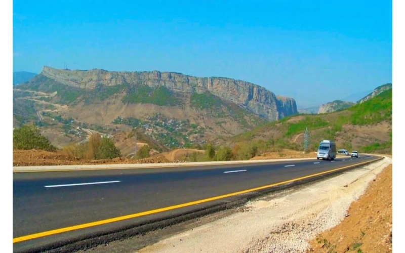 Qarabağ və Şərqi Zəngəzurda icra olunan yol layihələrinin cari vəziyyəti açıqlanıb