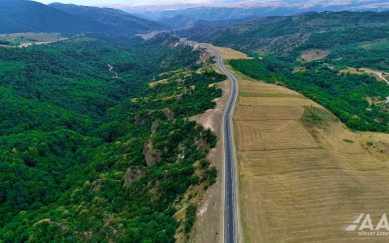 Laçın şəhərinə daxil olmadan yeni avtomobil yolunun tikintisi yekunlaşıb