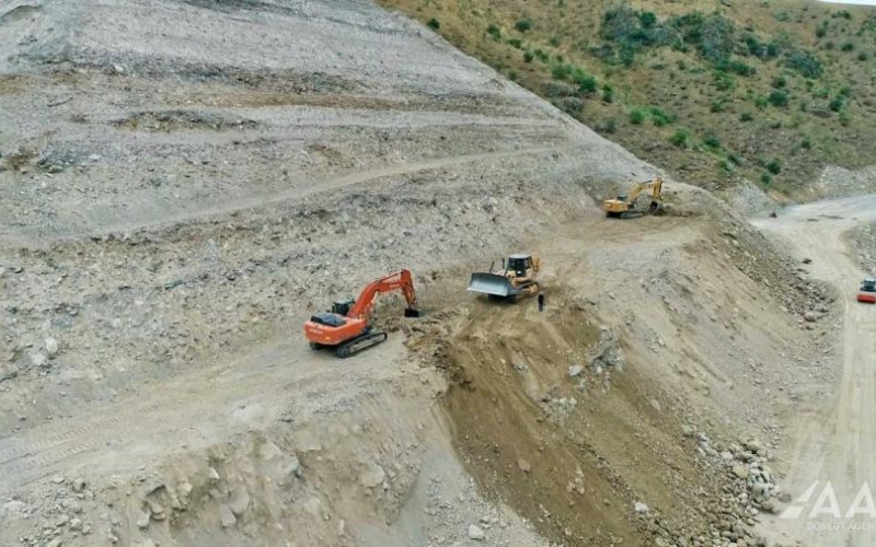 Qubadlı-Eyvazlı avtomobil yolunda tikinti işləri davam etdirilir