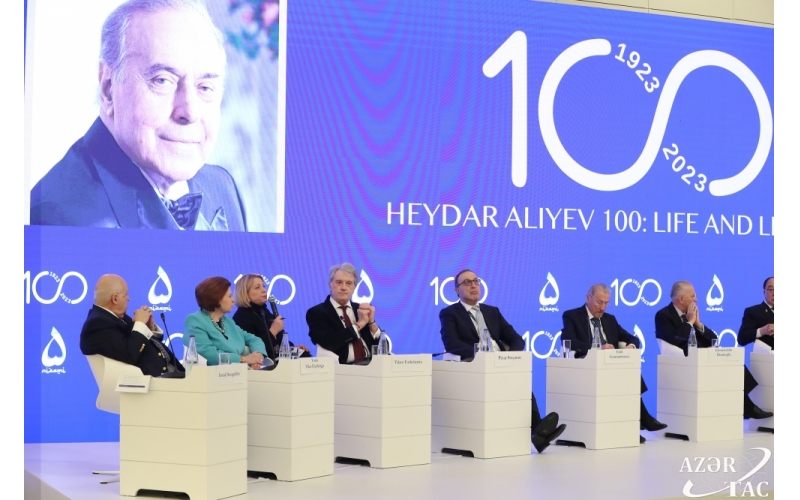 Bakı Forumu çərçivəsində “Qlobal liderlərin Heydər Əliyev irsinə ehtiramı” mövzusunda iclas keçirilib