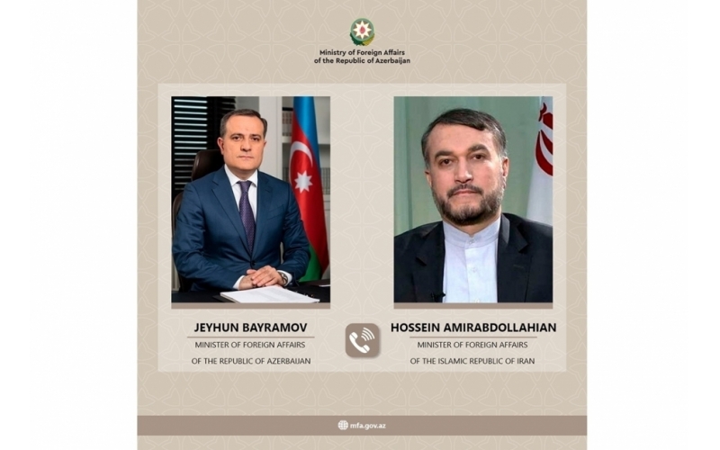 Azerbaijani, Iranian FMs hold phone talk